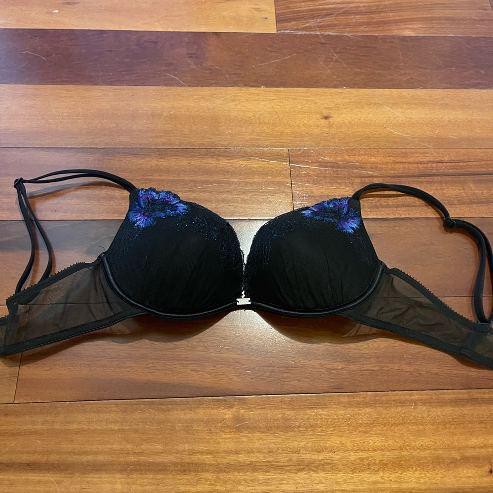 Victoria’s Secret Black Bra